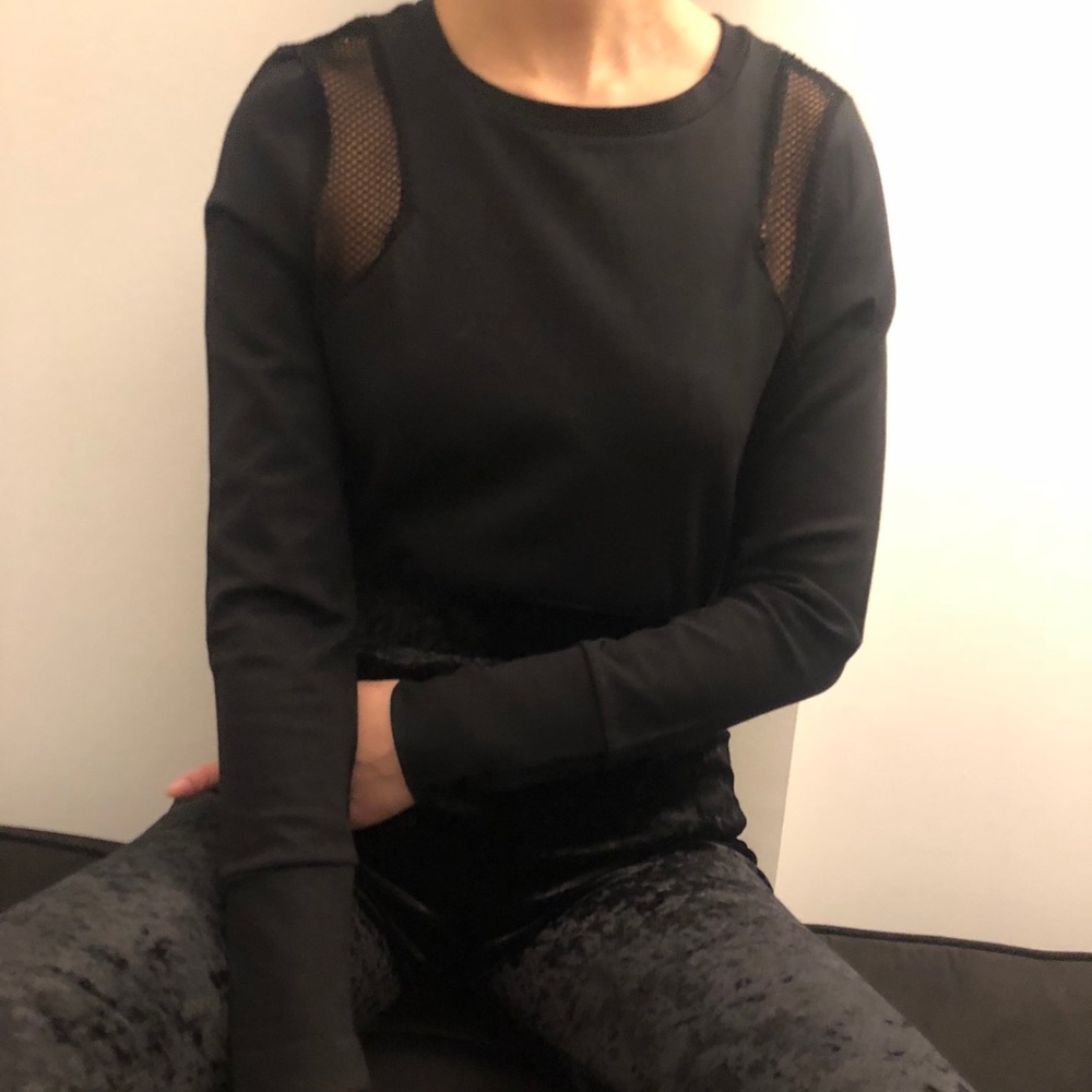 Sporty black long sleeve tee